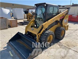 CAT 262D3 Liukuohjatut kuormaajat