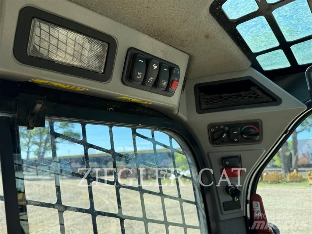CAT 262D3 Liukuohjatut kuormaajat