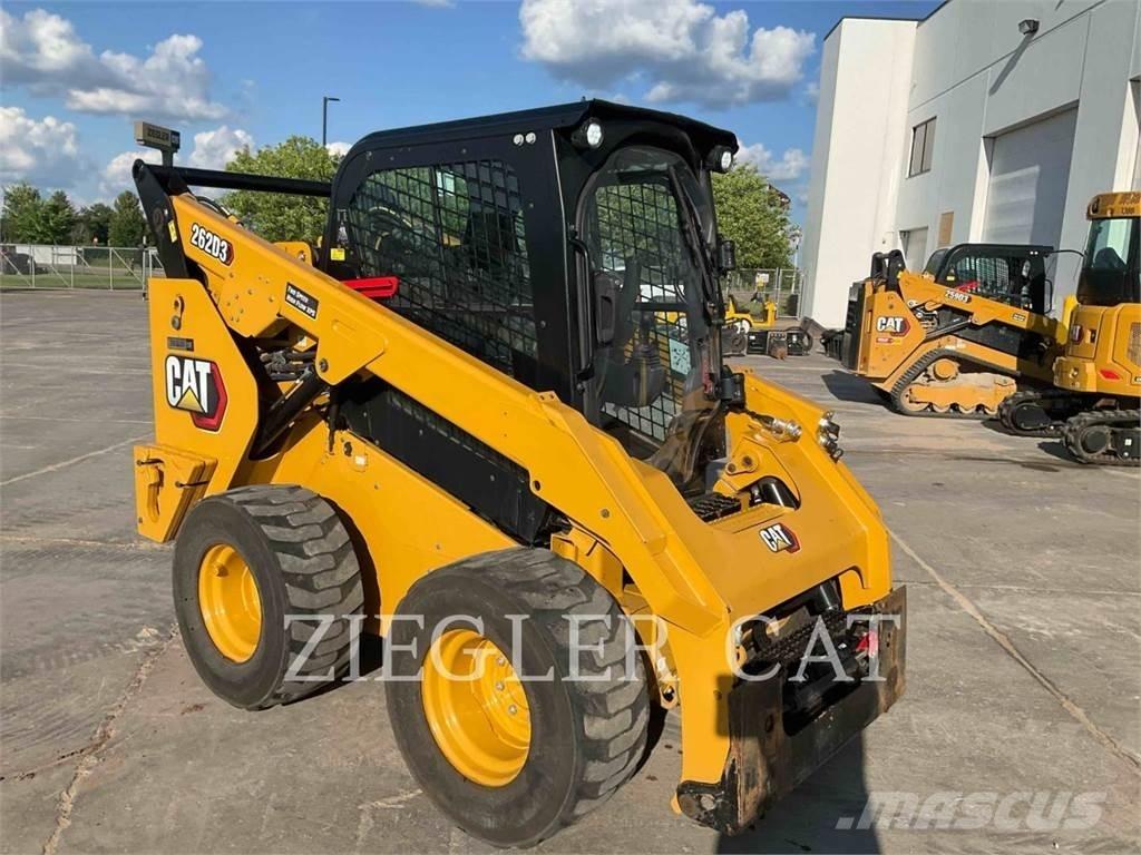 CAT 262D3 Liukuohjatut kuormaajat