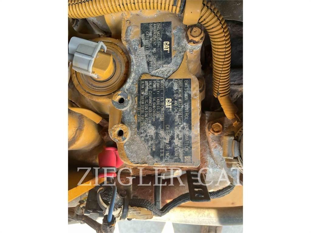 CAT 262D3 Liukuohjatut kuormaajat