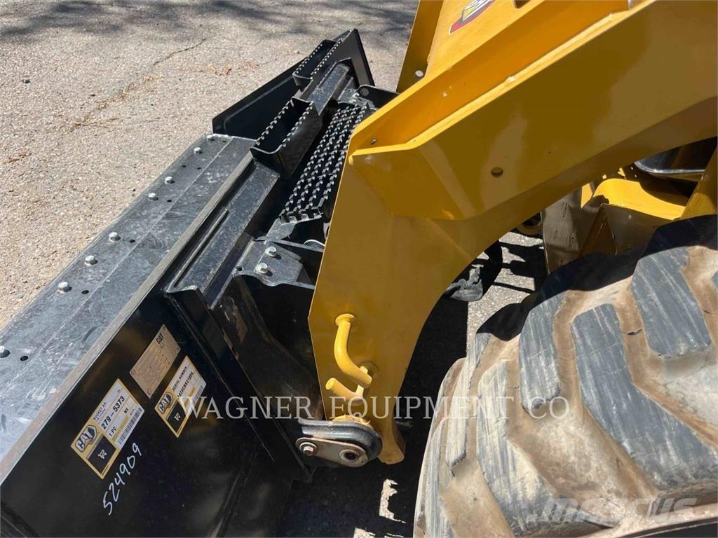 CAT 262D3 Liukuohjatut kuormaajat