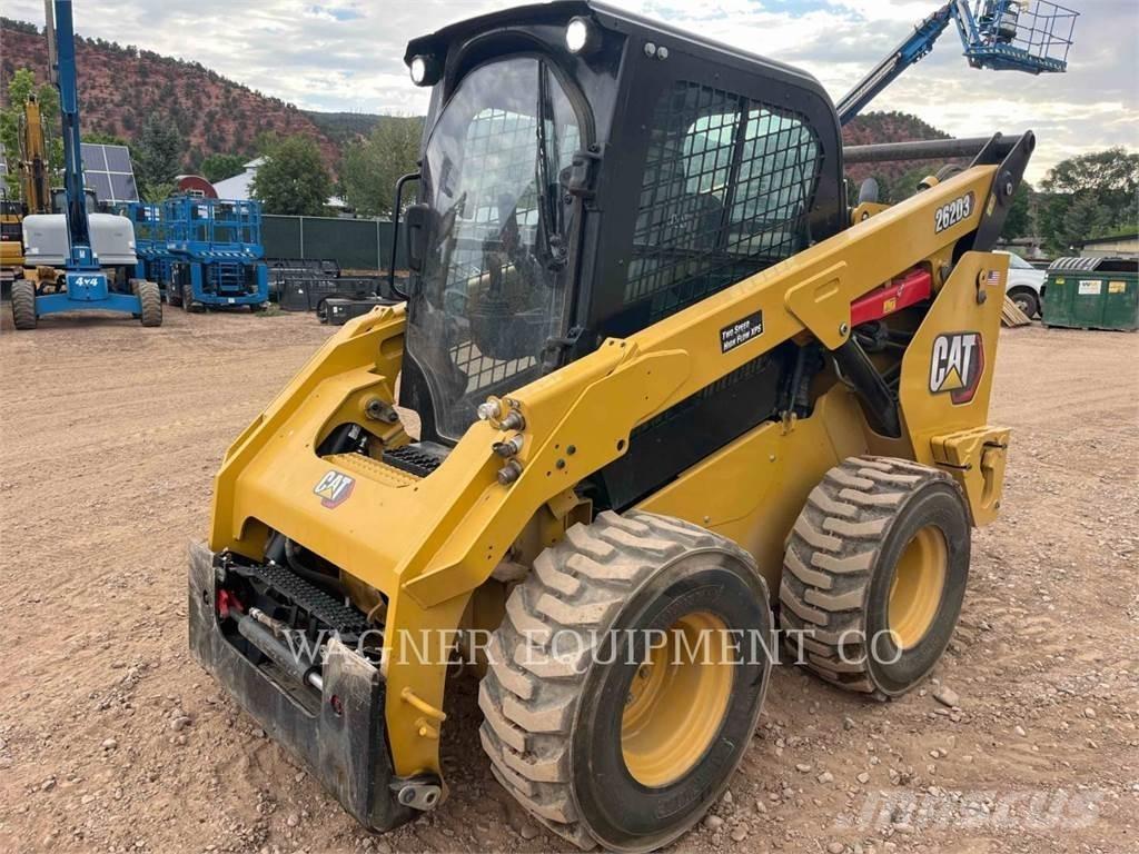 CAT 262D3 Liukuohjatut kuormaajat