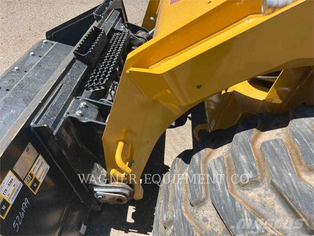 CAT 262D3 Liukuohjatut kuormaajat