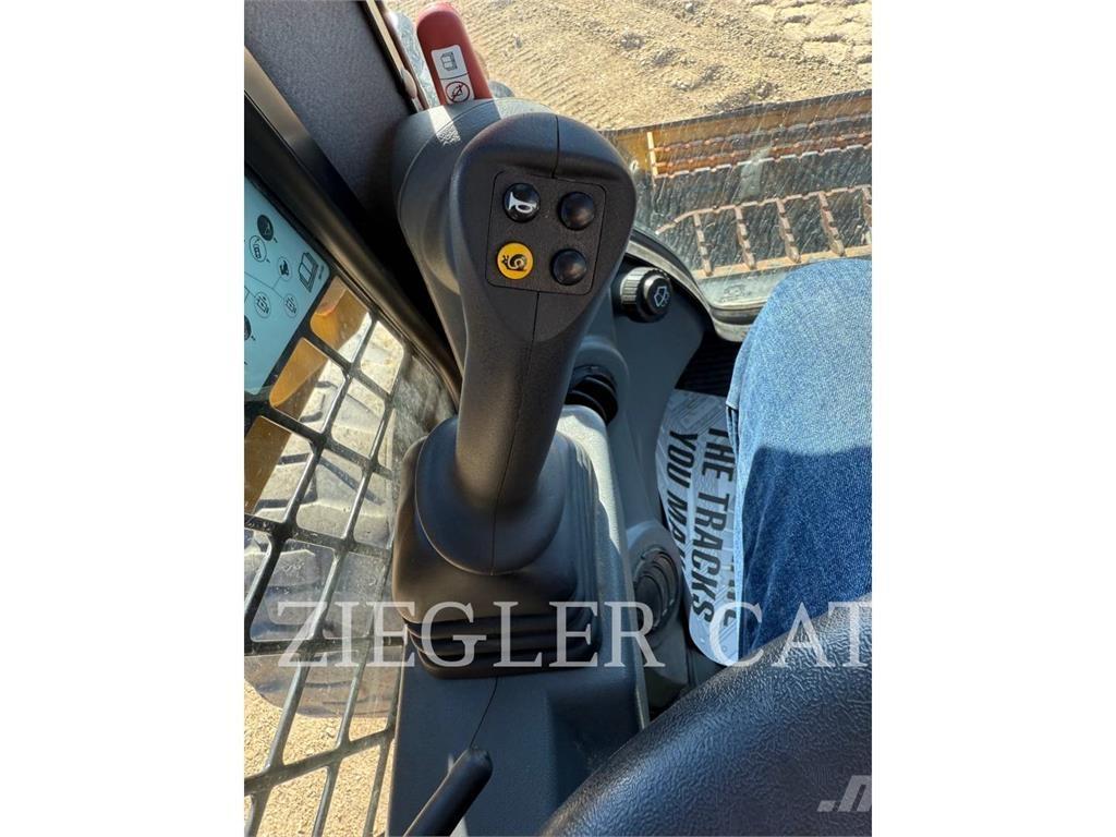 CAT 262D3 Liukuohjatut kuormaajat