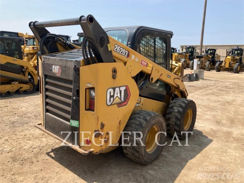 CAT 262D3 Liukuohjatut kuormaajat