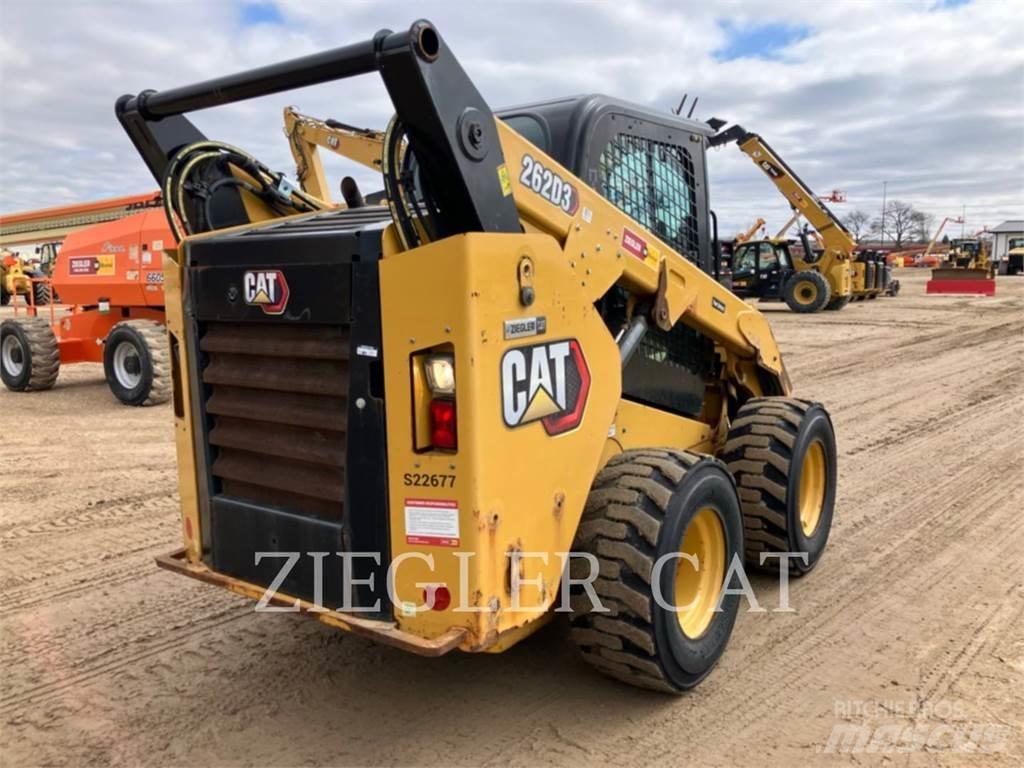 CAT 262D3 Liukuohjatut kuormaajat