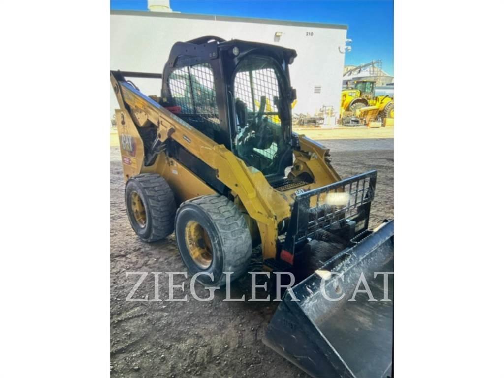 CAT 262D3 Liukuohjatut kuormaajat