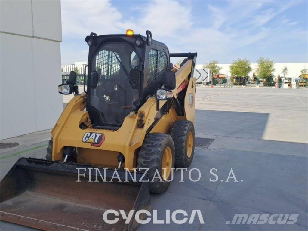 CAT 262D3 Liukuohjatut kuormaajat