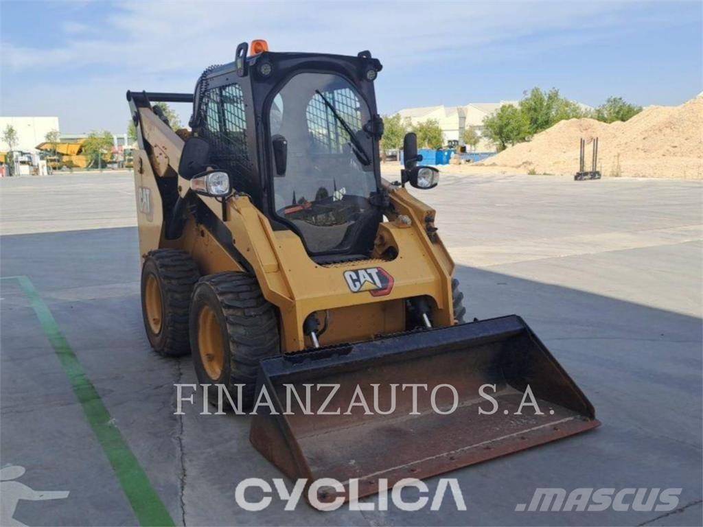CAT 262D3 Liukuohjatut kuormaajat