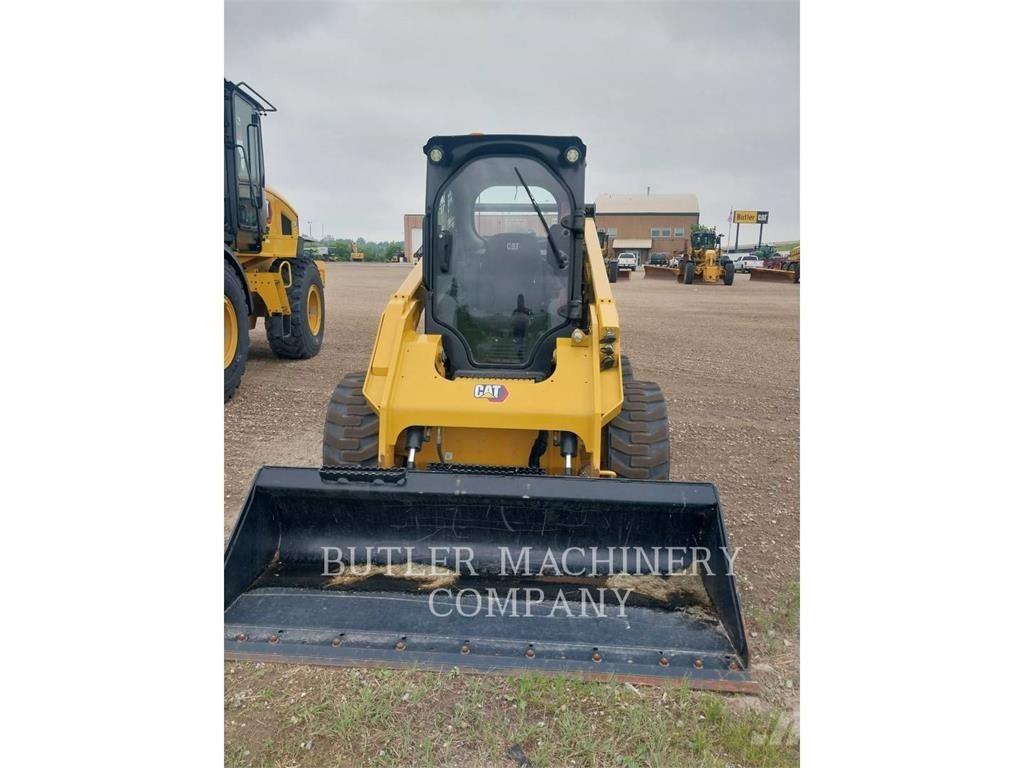 CAT 262D3 Liukuohjatut kuormaajat