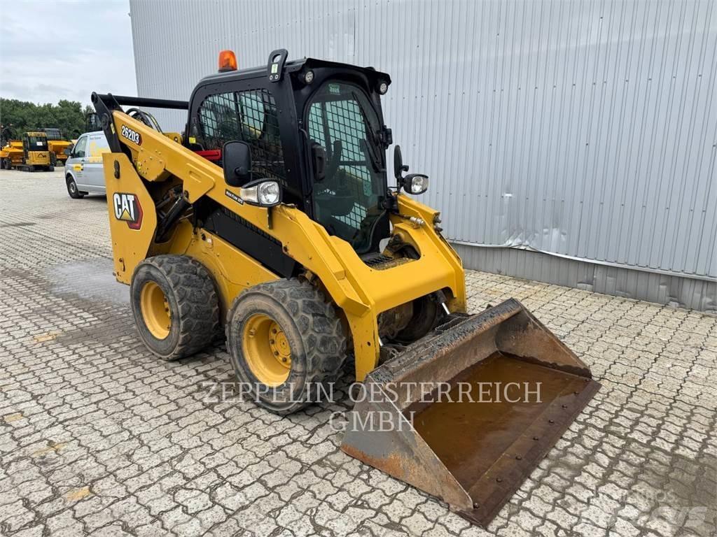 CAT 262D3 Liukuohjatut kuormaajat