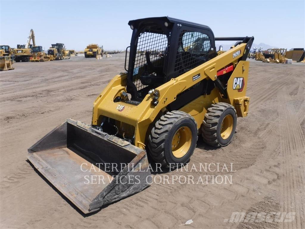 CAT 262D3 Liukuohjatut kuormaajat