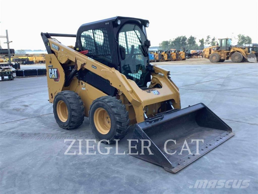 CAT 262D3 Liukuohjatut kuormaajat