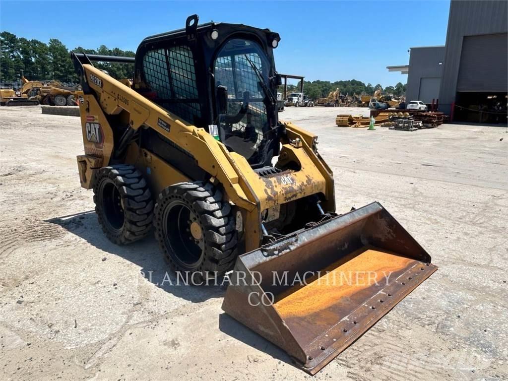CAT 262D3 Liukuohjatut kuormaajat