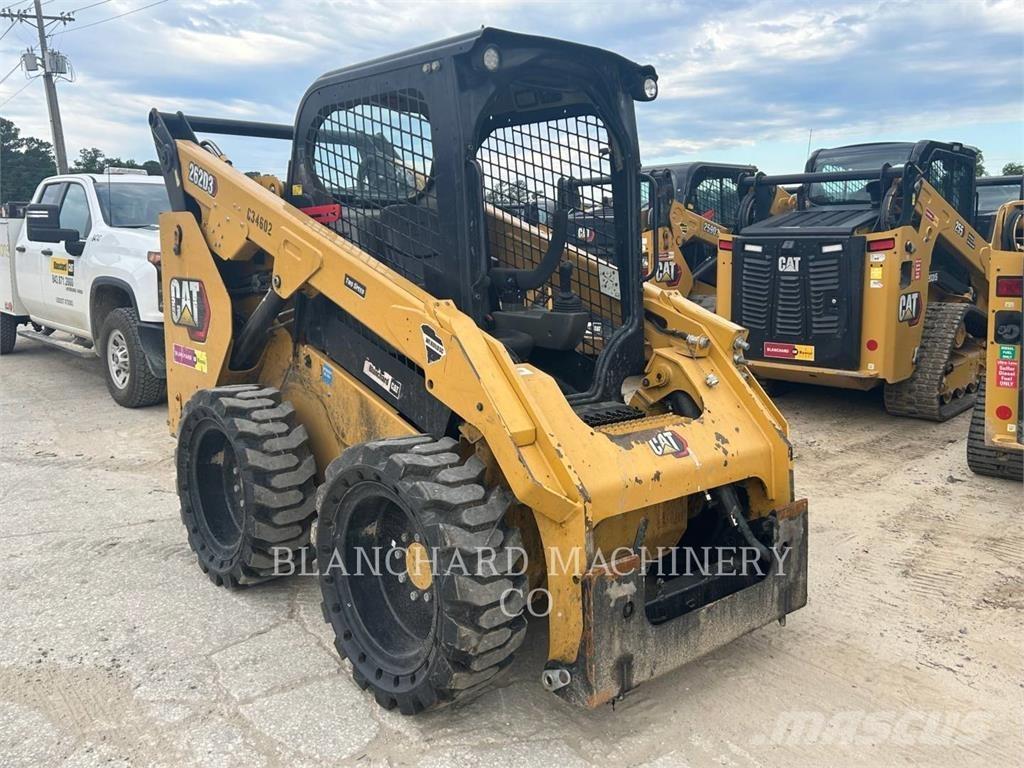 CAT 262D3 Liukuohjatut kuormaajat