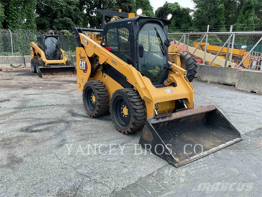 CAT 262D3 Liukuohjatut kuormaajat