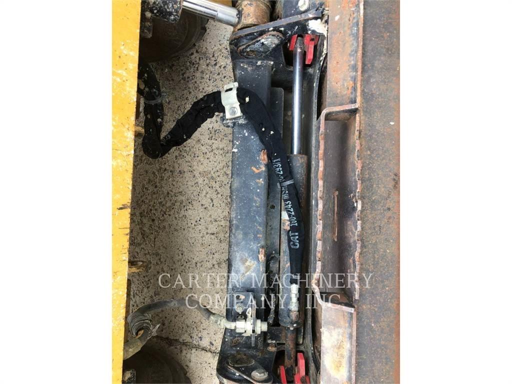 CAT 272 Liukuohjatut kuormaajat