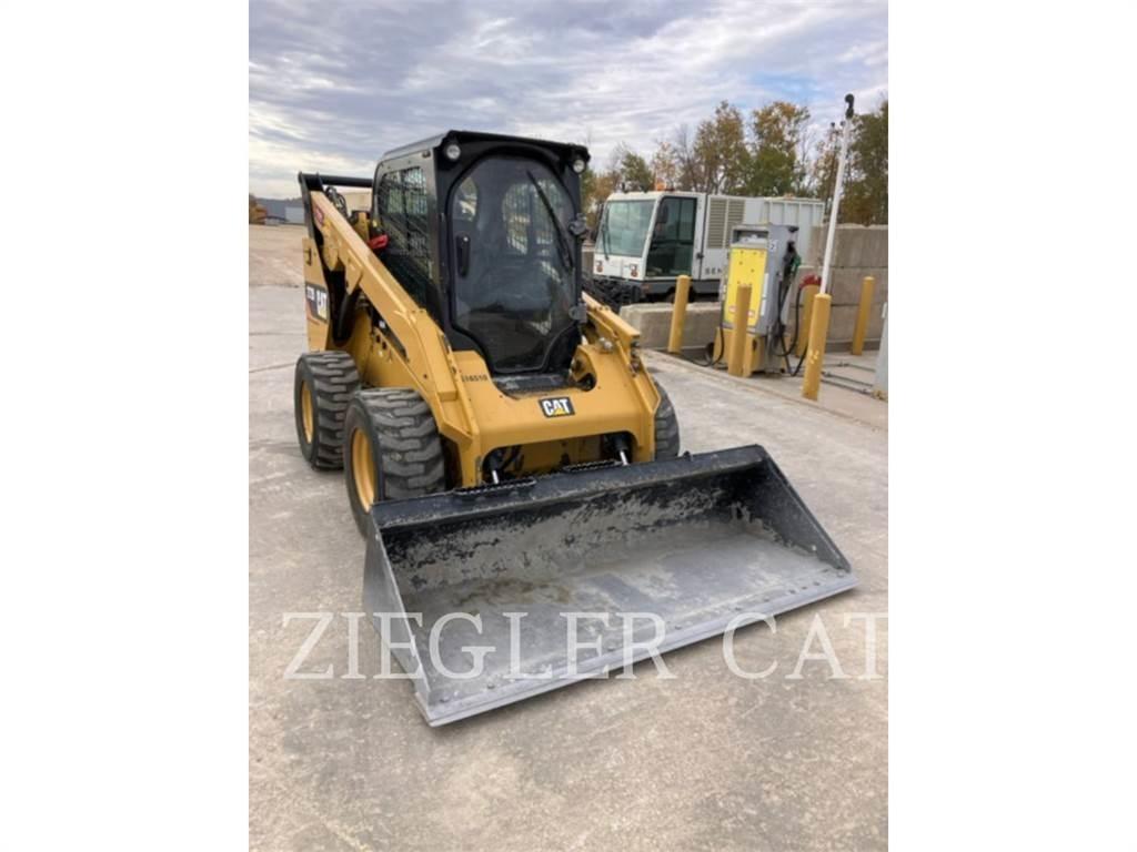 CAT 272D2 Liukuohjatut kuormaajat