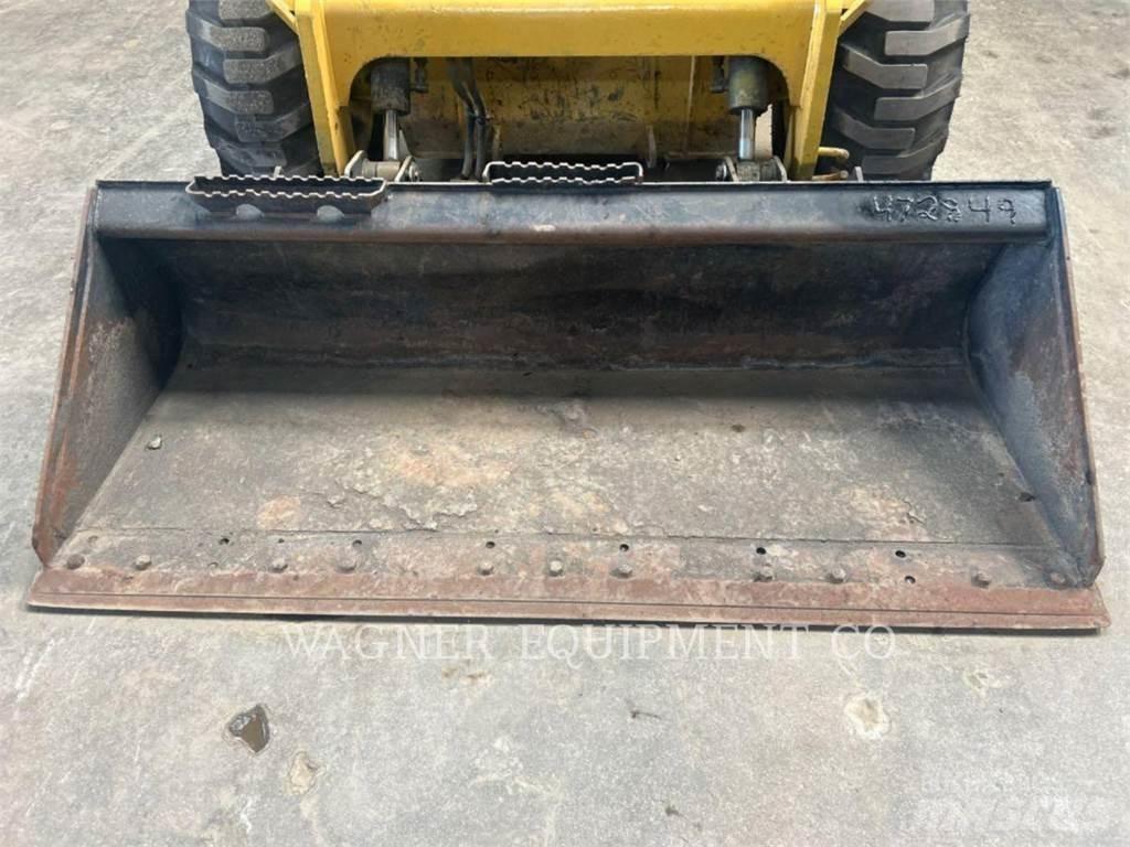 CAT 272D2 Liukuohjatut kuormaajat
