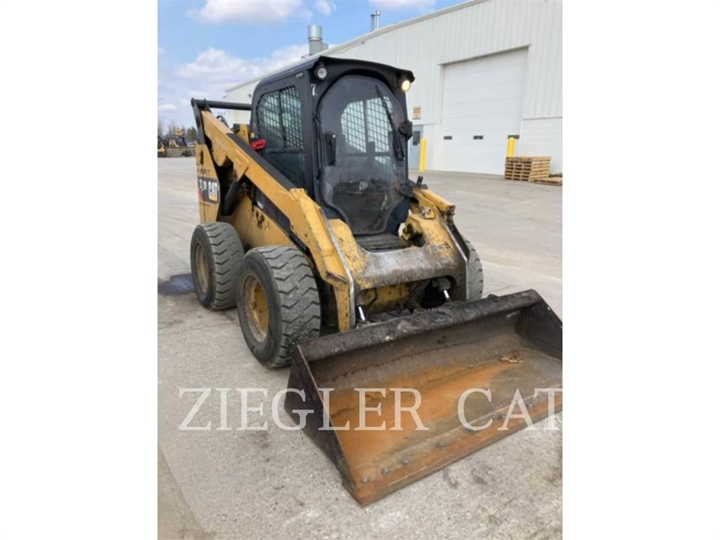 CAT 272D2 Liukuohjatut kuormaajat