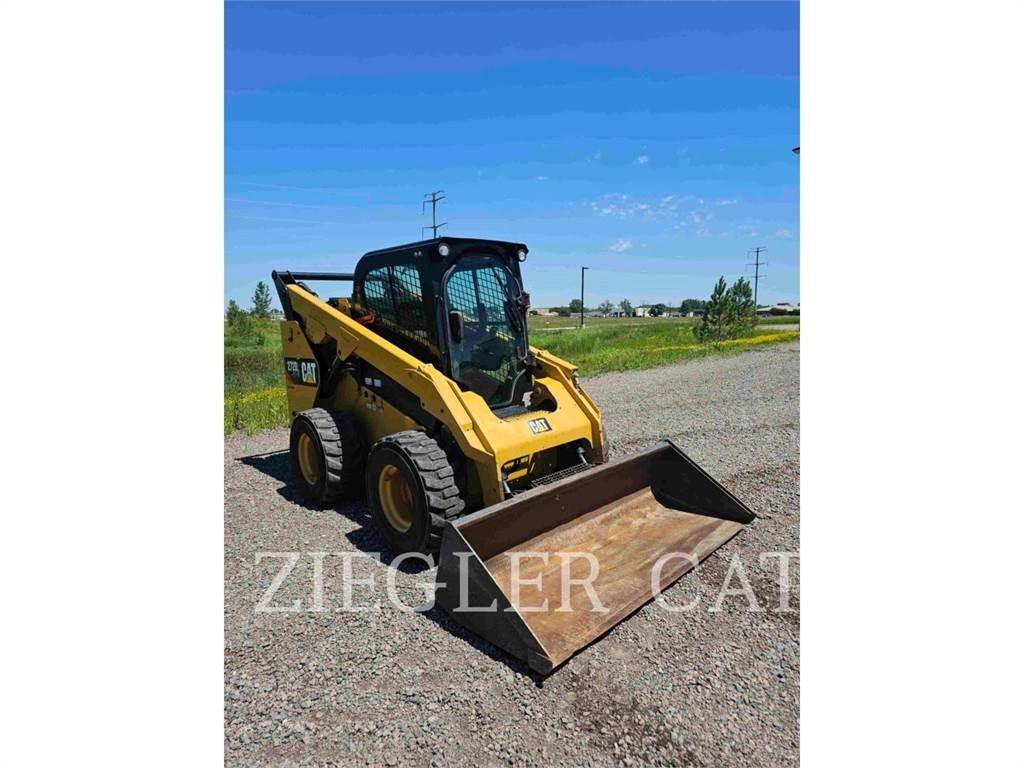 CAT 272D2 Liukuohjatut kuormaajat