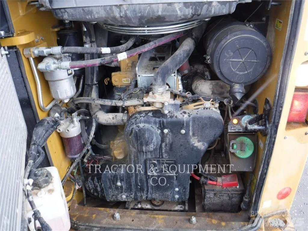 CAT 272D2 H2CB Liukuohjatut kuormaajat