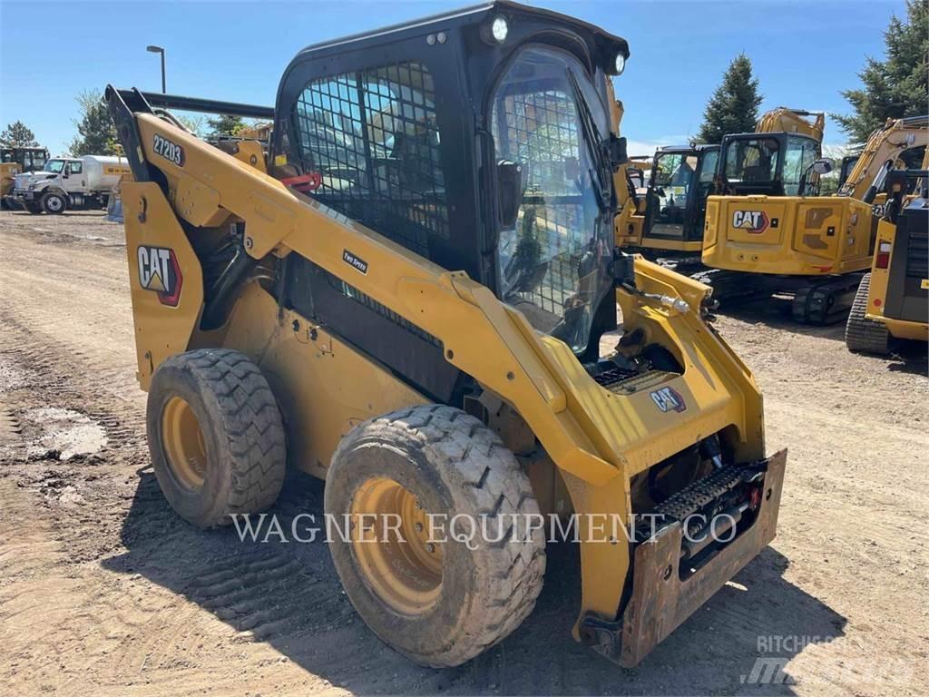 CAT 272D3 Liukuohjatut kuormaajat