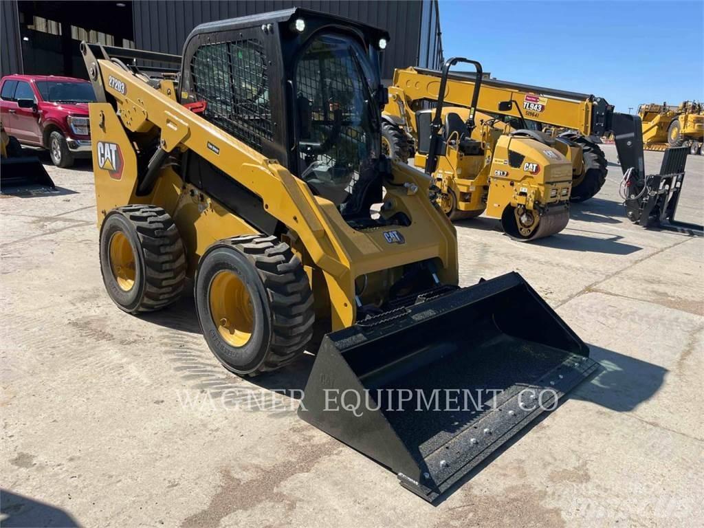 CAT 272D3 Liukuohjatut kuormaajat