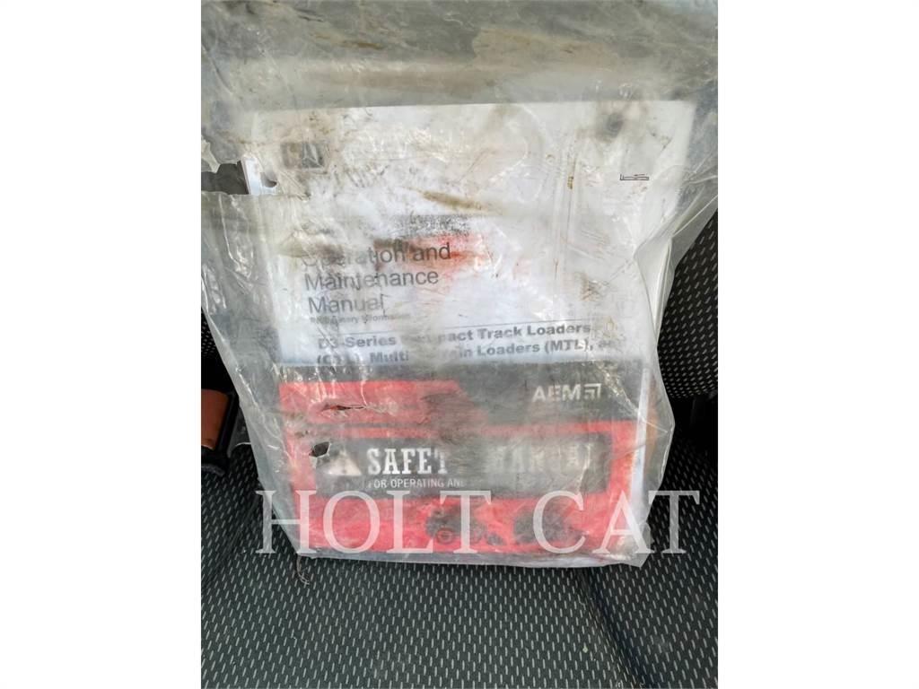 CAT 272D3 Liukuohjatut kuormaajat