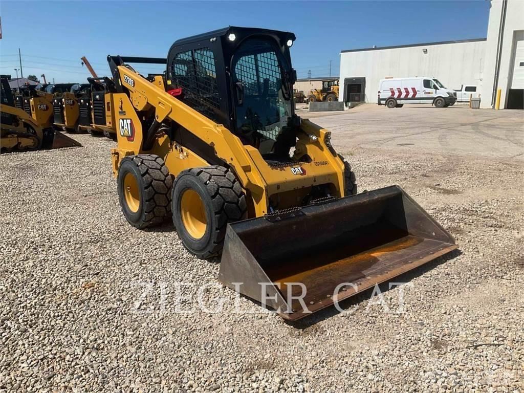 CAT 272D3 Liukuohjatut kuormaajat