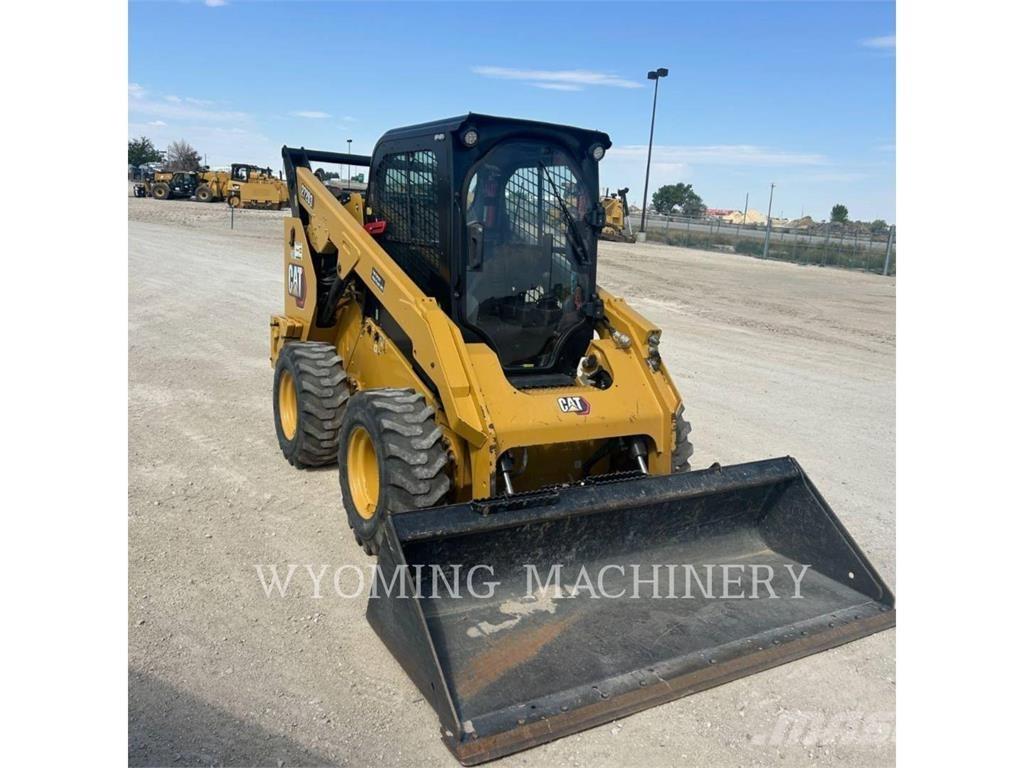 CAT 272D3 Liukuohjatut kuormaajat