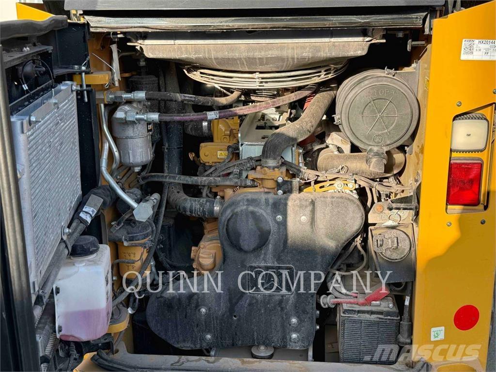 CAT 272D3 Liukuohjatut kuormaajat