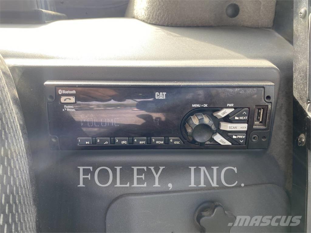 CAT 272D3 Liukuohjatut kuormaajat