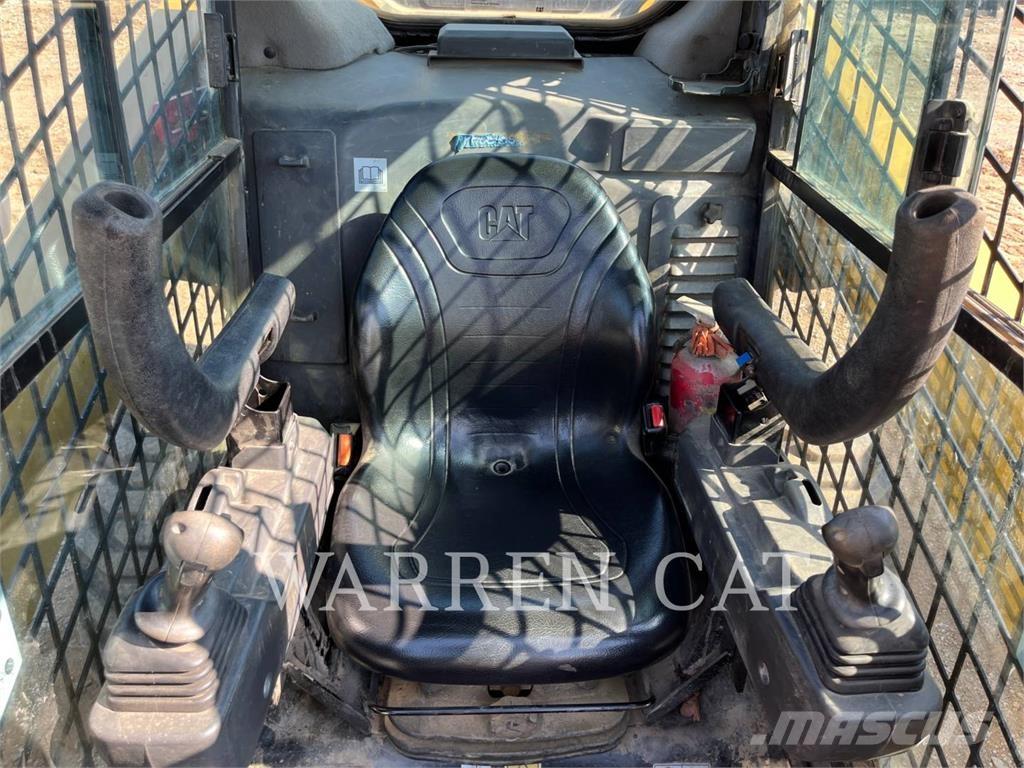 CAT 272D3 C3H1 Liukuohjatut kuormaajat