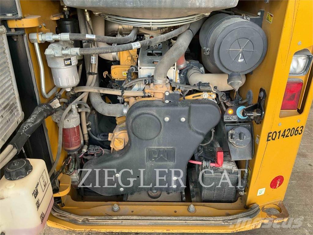 CAT 299D2 Telakuormaajat