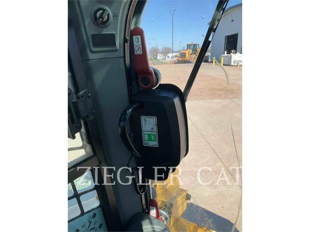 CAT 299D3 Telakuormaajat