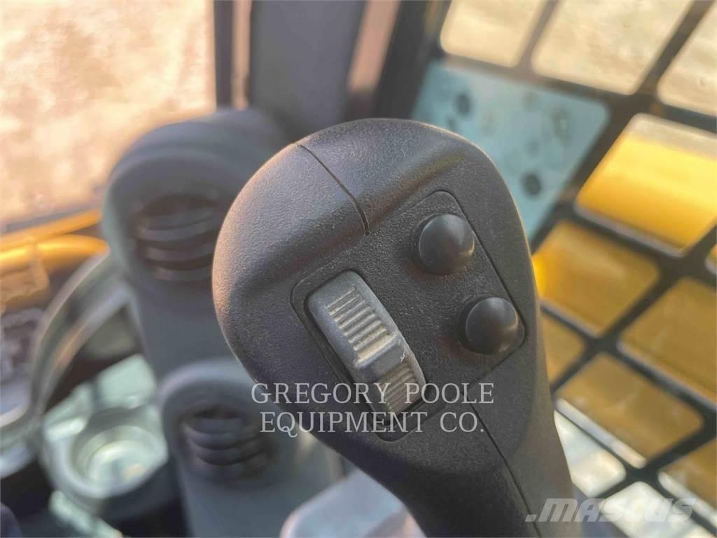 CAT 299D3 Telakuormaajat