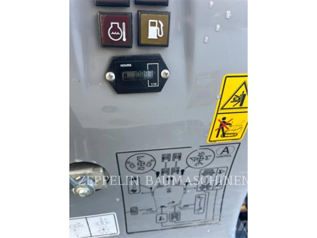 CAT 300.9D Telakaivukoneet