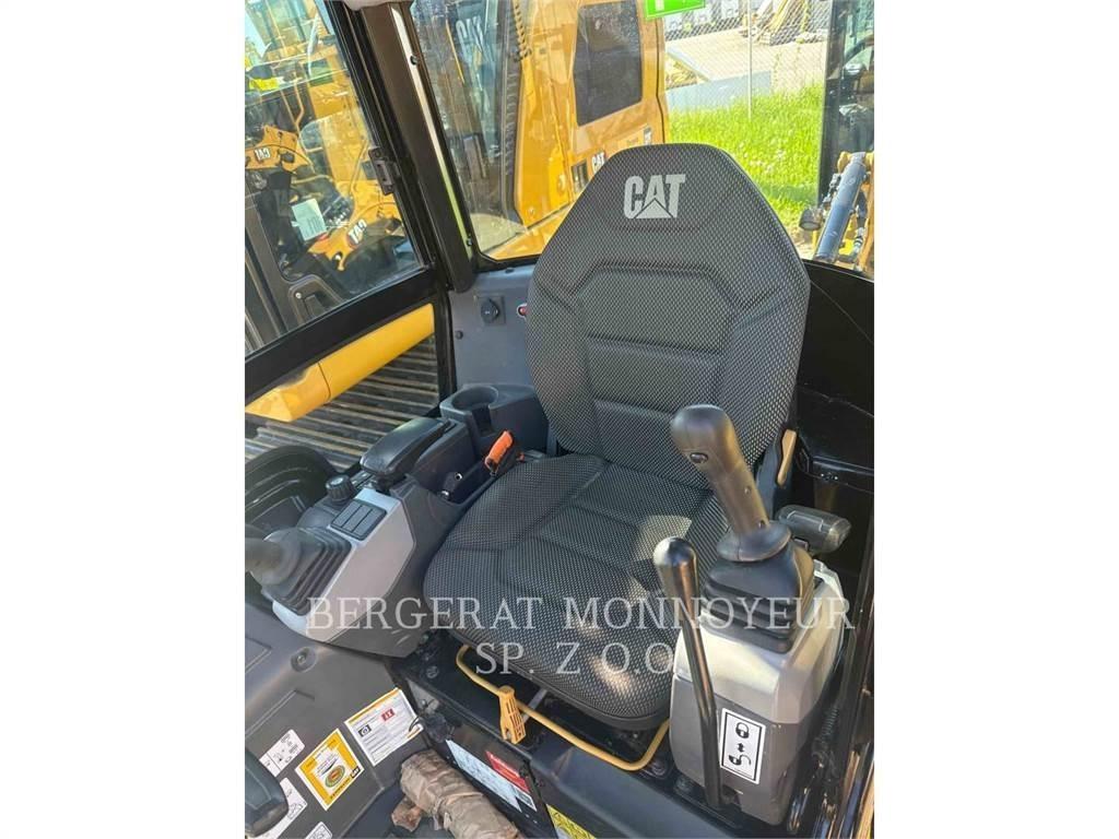CAT 301.8 Telakaivukoneet