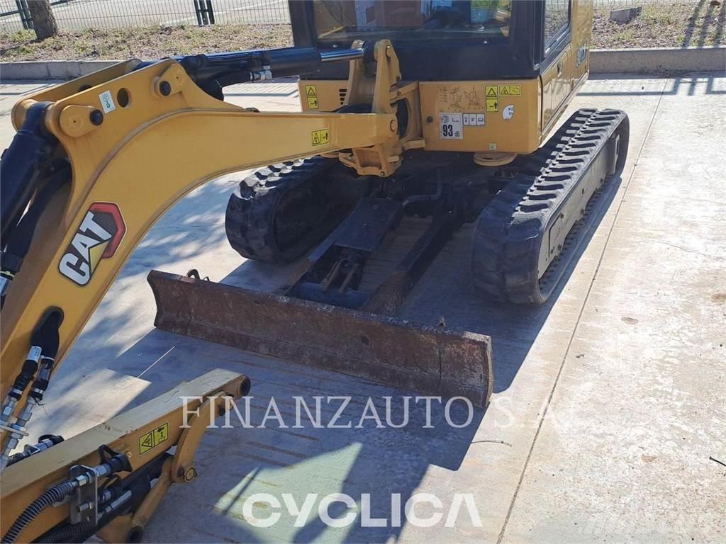 CAT 301.8 Telakaivukoneet