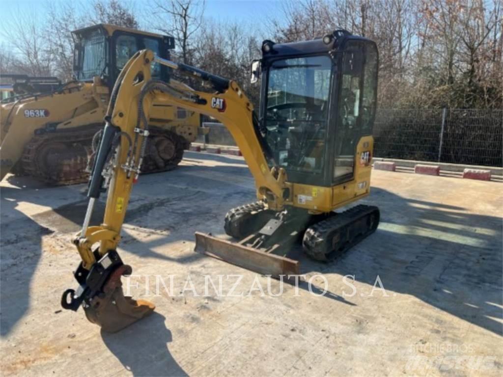 CAT 301.8 Telakaivukoneet