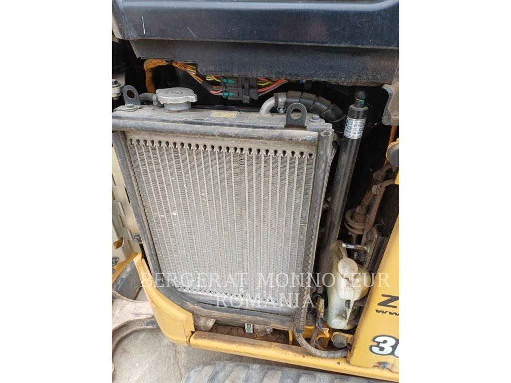 CAT 301.8-05 Telakaivukoneet