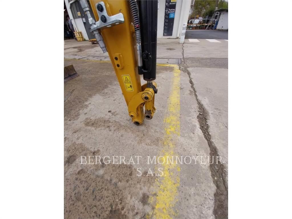 CAT 302 Telakaivukoneet