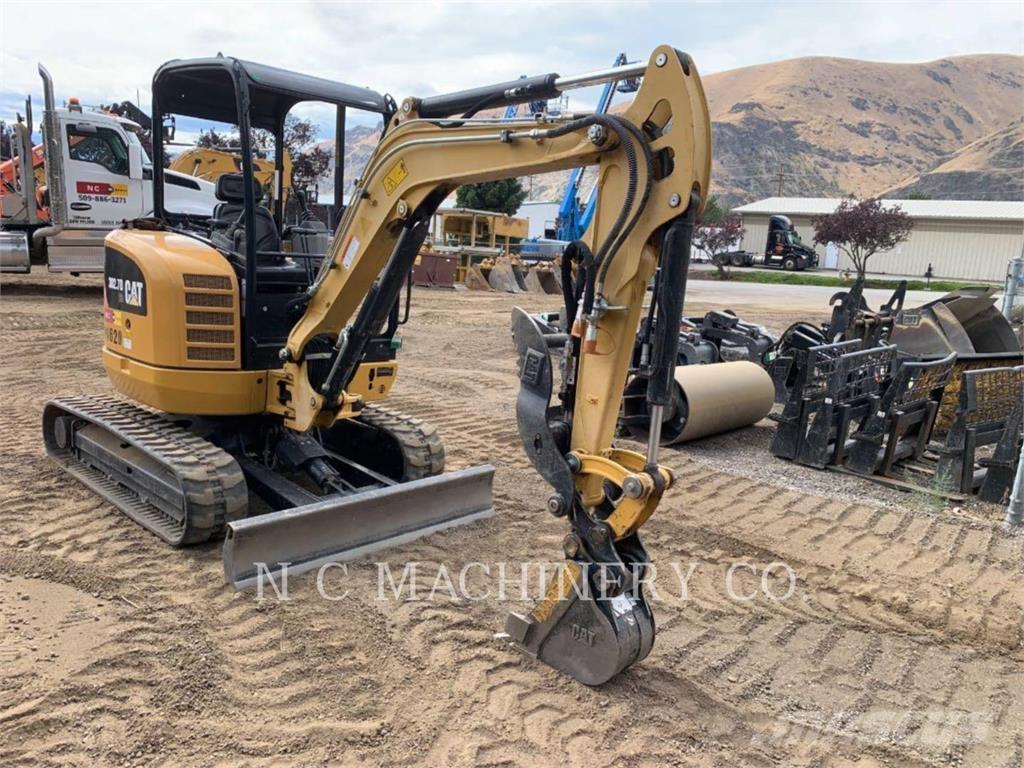 CAT 302.7DCRCN Telakaivukoneet