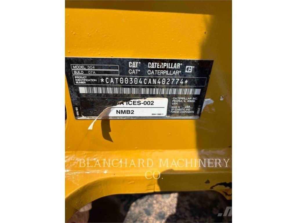 CAT 304 Telakaivukoneet