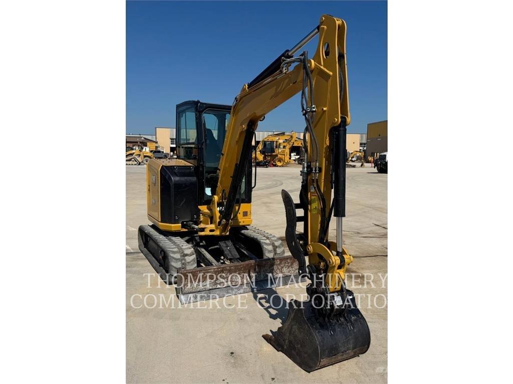 CAT 304 Telakaivukoneet