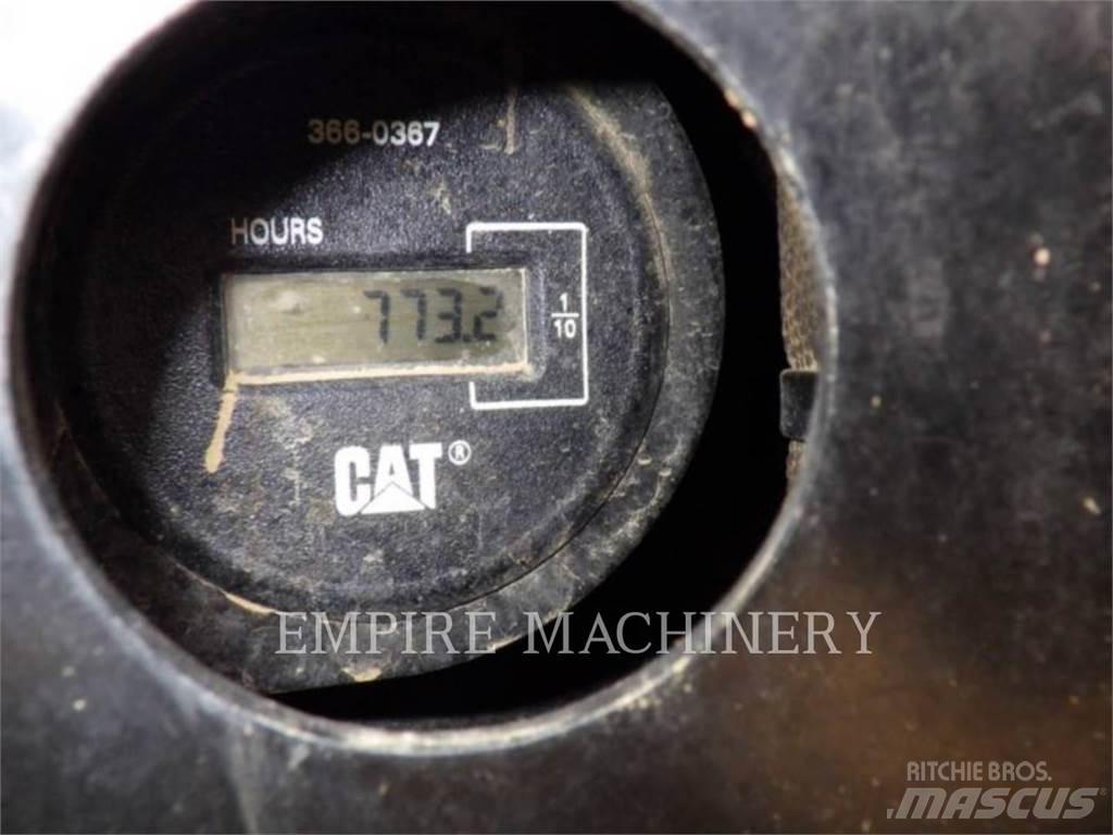 CAT 304E2 Telakaivukoneet