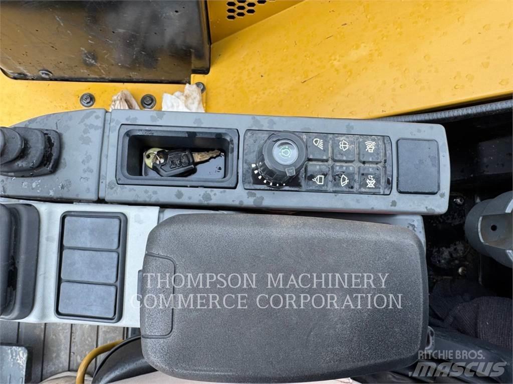 CAT 30607CR Telakaivukoneet