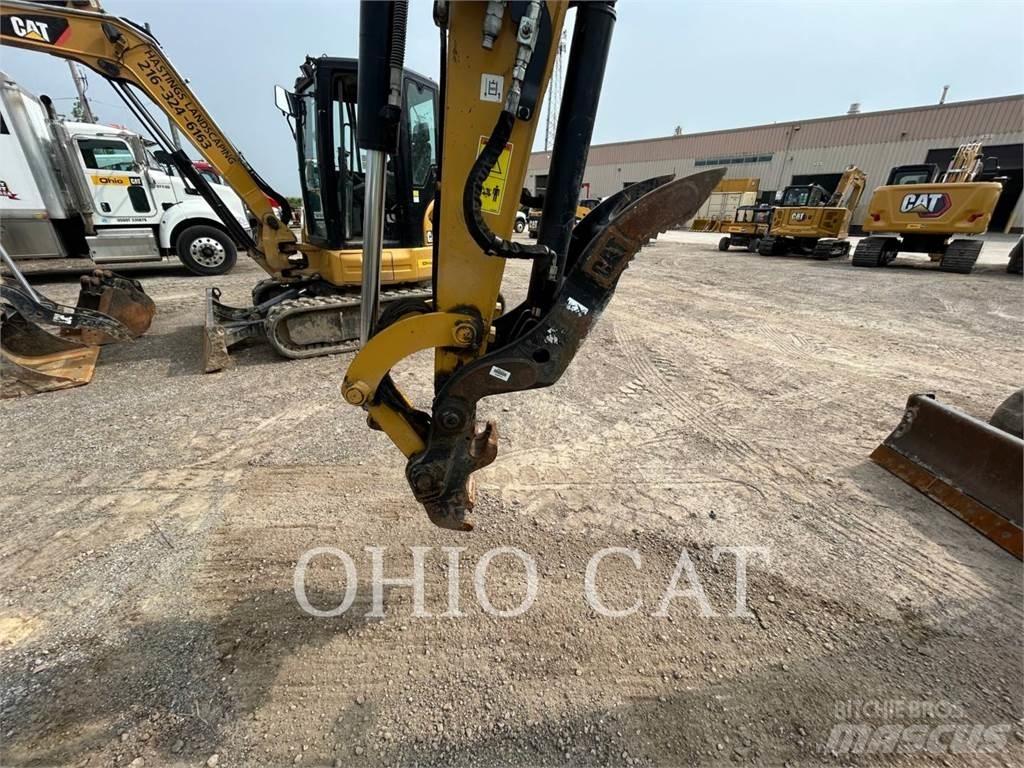CAT 30607CR Minikaivukoneet < 7t