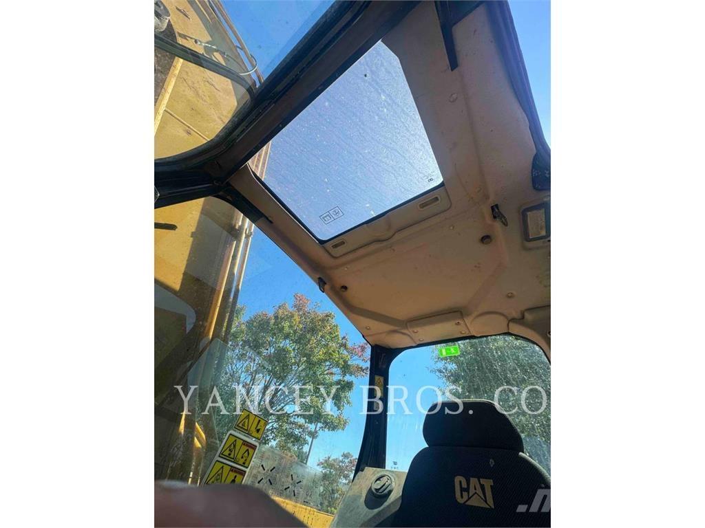 CAT 31007 Telakaivukoneet